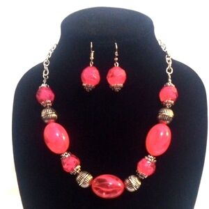 PAPARAZZI BOLD SILVER PINK CRYSTAL BEADED NECKLACE AND PIERCED EARRINGS SET NWT